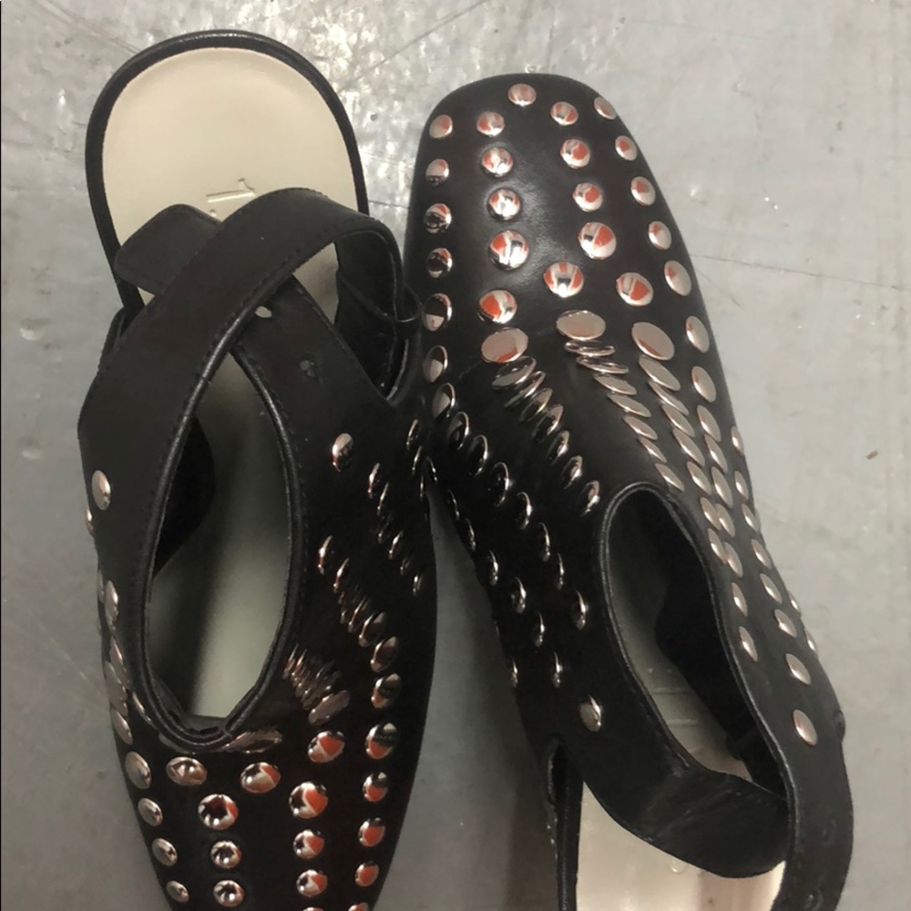 Slides great for jeans, dress or pants.